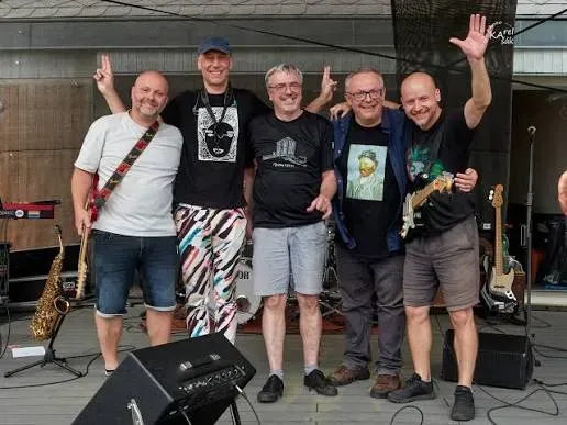 Neděle 6. prosince 17:30 COVER POWER